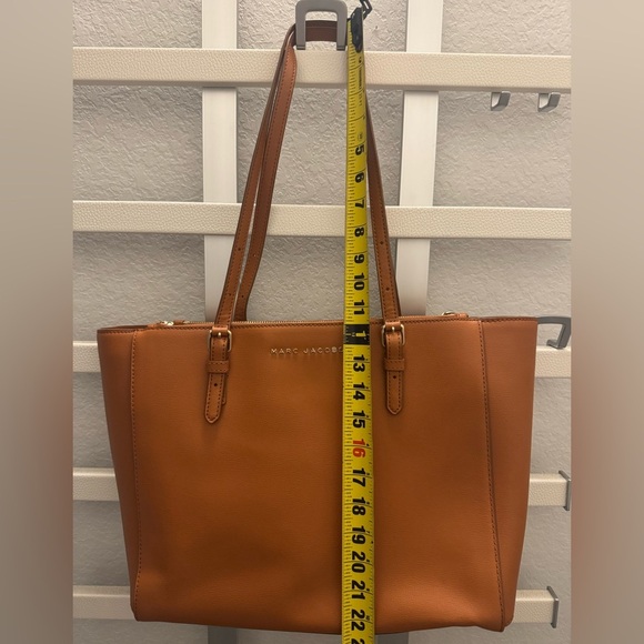 Marc Jacobs Smoked Almond The Commuter Leather Tote Bag - Picture 9 of 11